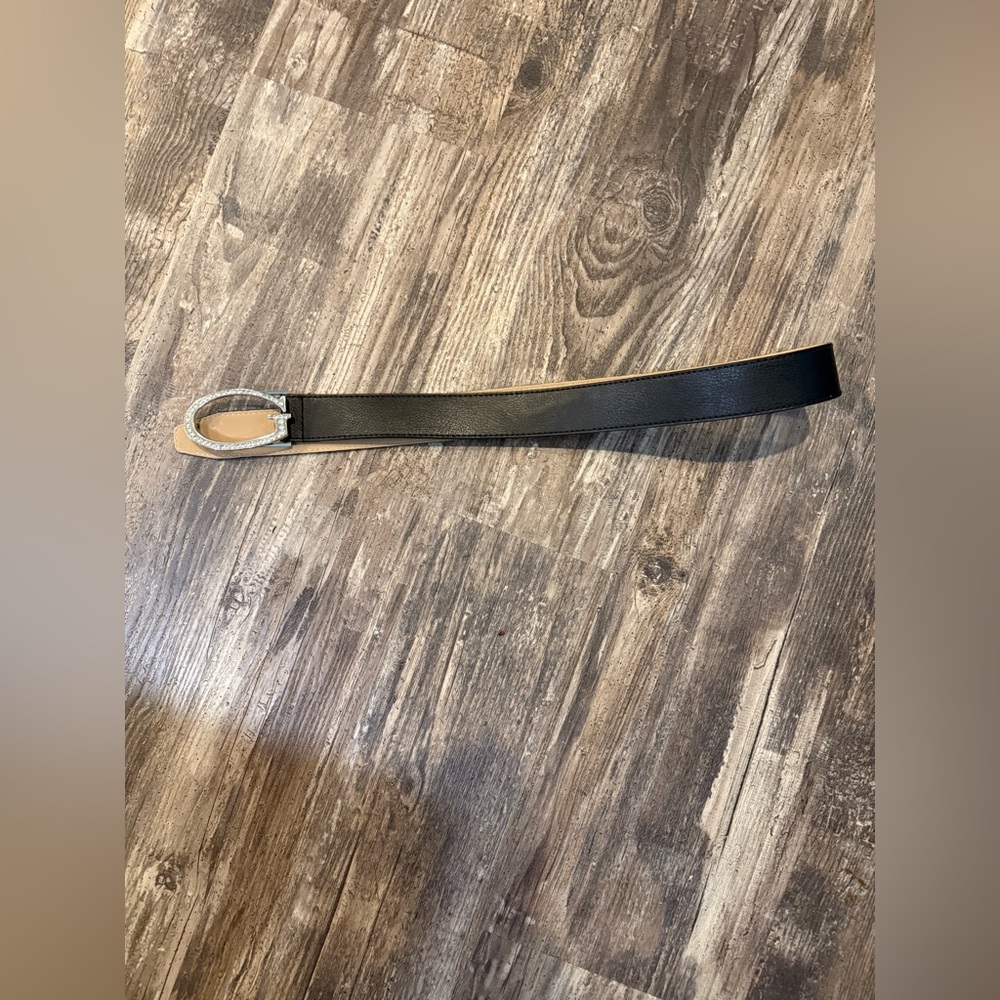 Vintage Guess Belt (missing a few studs)